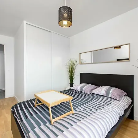 For Your Close Family Paris+parking Saint-Ouen (Seine-Saint-Denis)